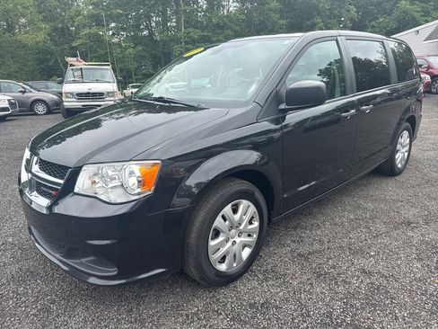 Used 2019 Dodge Grand Caravan SE image 15