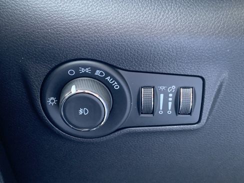 Used 2022 Jeep Compass Latitude w/ Sun and Sound Group AWD/4WD image 14