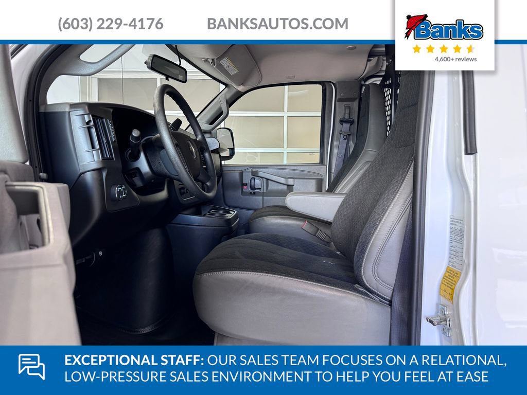 Used 2025 Chevrolet Express 2500 w/ Driver Convenience Package RWD image 9
