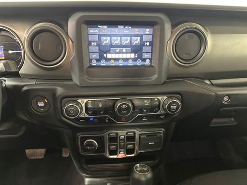 Used 2023 Jeep Wrangler Unlimited w/ Cold Weather Group image 21