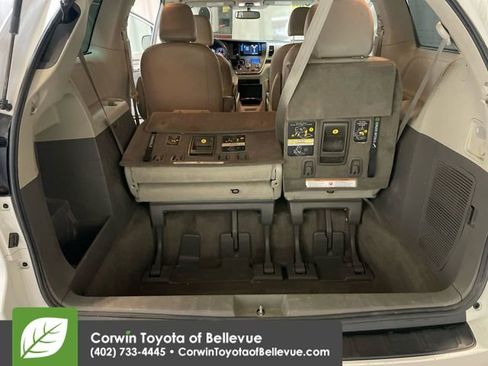 Used 2015 Toyota Sienna XLE image 16