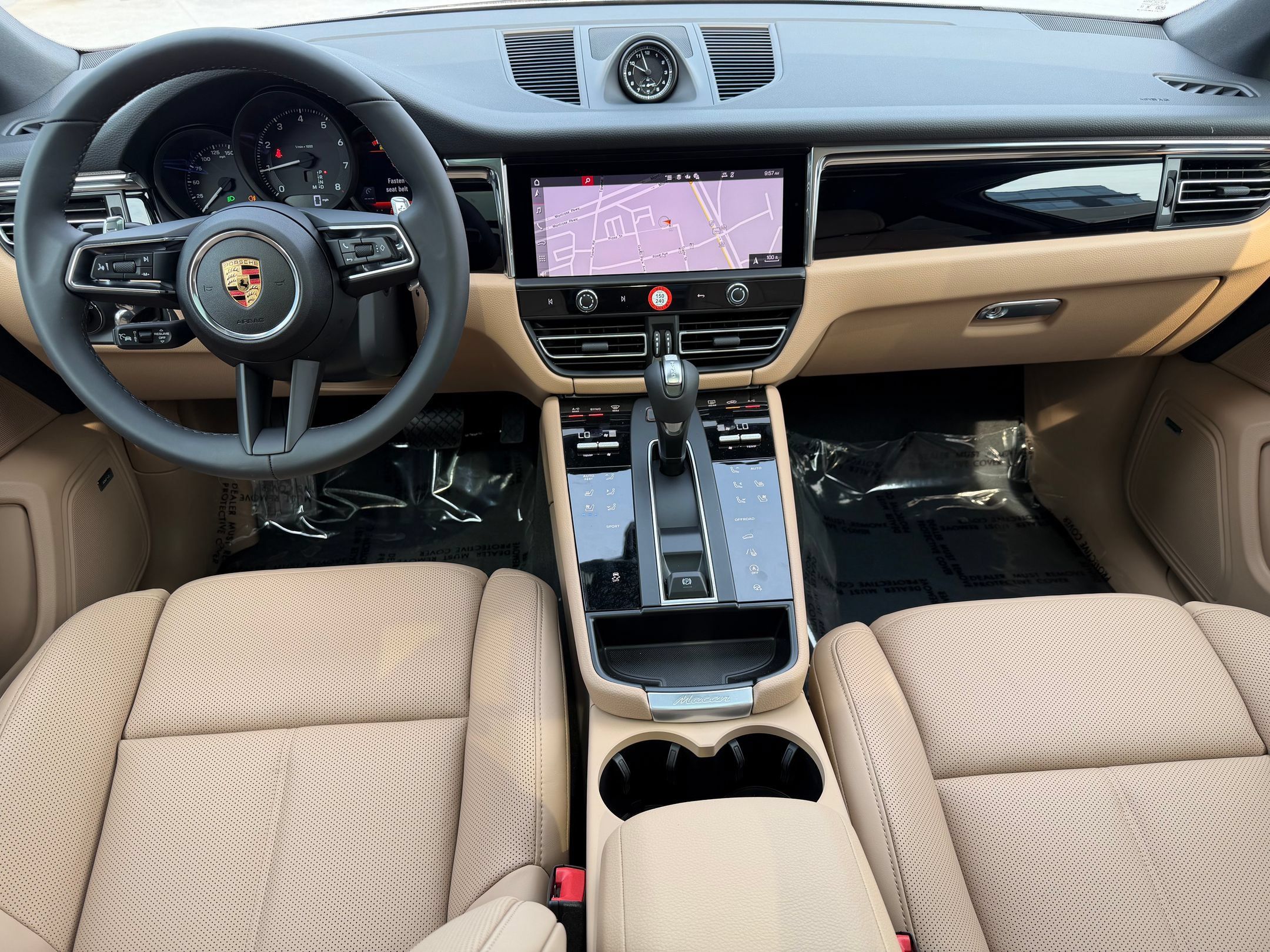 Used 2026 Porsche Macan AWD/4WD image 13