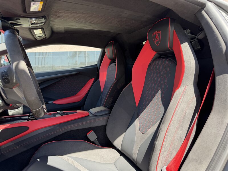 Used 2026 Lamborghini Revuelto AWD/4WD image 15