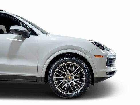 Used 2022 Porsche Cayenne S Platinum image 17