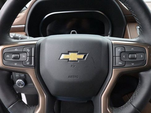 Used 2024 Chevrolet Suburban High Country w/ Advanced Technology Package image 19