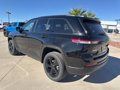 New 2025 Jeep Grand Cherokee Limited w/ Black Appearance Package image 3