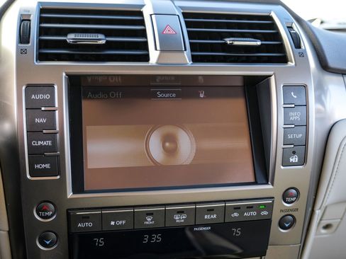 Used 2015 Lexus GX 460 w/ Premium Package image 29