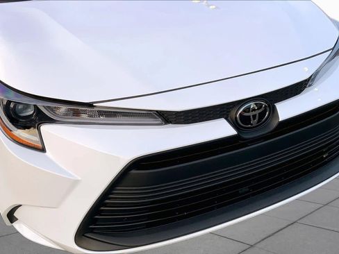 Used 2024 Toyota Corolla LE FWD image 27