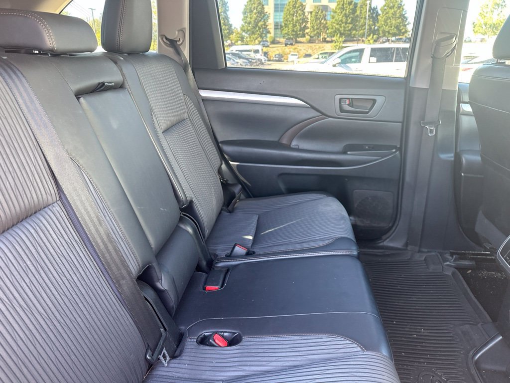 Used 2015 Toyota Highlander Plus FWD image 19