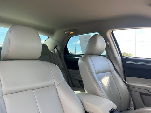 Used 2005 Chrysler 300 Touring image 13