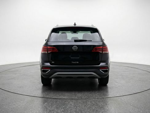 Used 2025 Volkswagen Taos SE image 7
