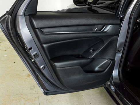 Used 2018 Honda Accord Sport image 37