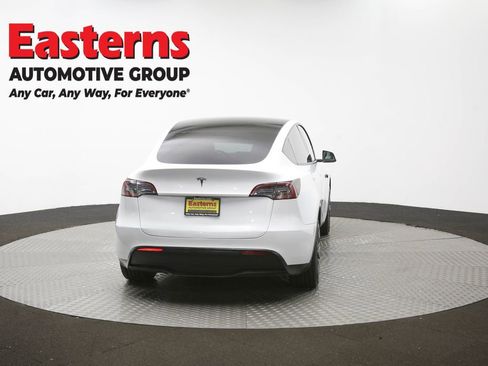 Used 2022 Tesla Model Y Long Range image 33