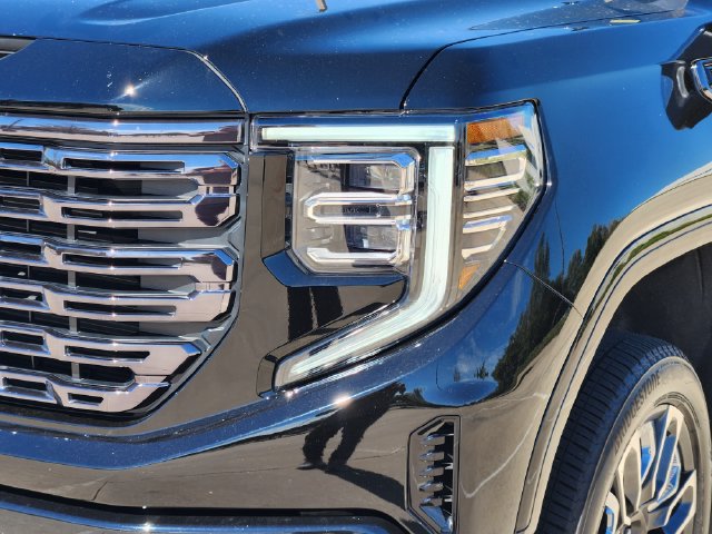 Used 2025 GMC Sierra 1500 Denali Ultimate AWD/4WD image 9