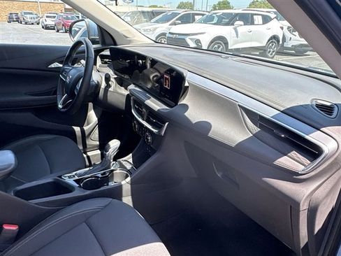 Certified 2024 Buick Encore GX Preferred w/ Comfort Package FWD image 27