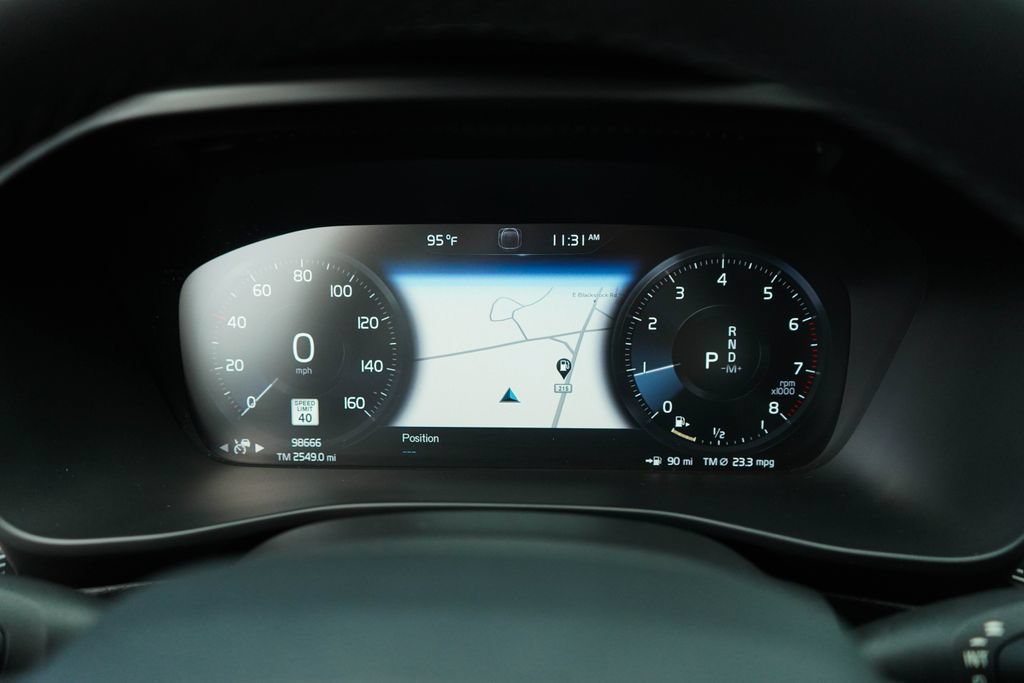 Used 2022 Volvo XC40 T5 R-Design AWD/4WD image 27