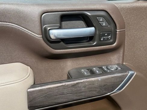 Used 2021 Chevrolet Silverado 2500 LTZ w/ LTZ Premium Package image 11