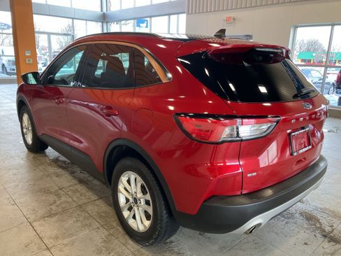 Used 2020 Ford Escape SE image 7