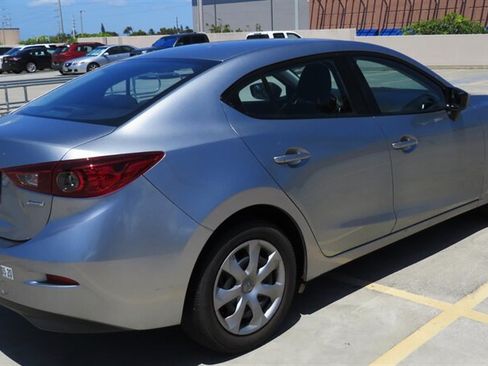 Used 2015 MAZDA MAZDA3 i SV FWD image 8