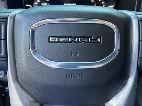 Used 2023 GMC Yukon Denali AWD/4WD image 15