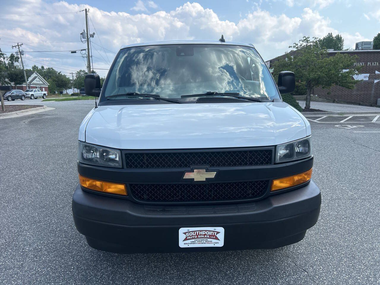 Used 2020 Chevrolet Express 2500 Extended w/ Enhanced Convenience Package RWD image 4