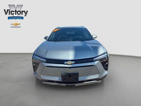 Used 2024 Chevrolet Blazer EV LT AWD/4WD image 2