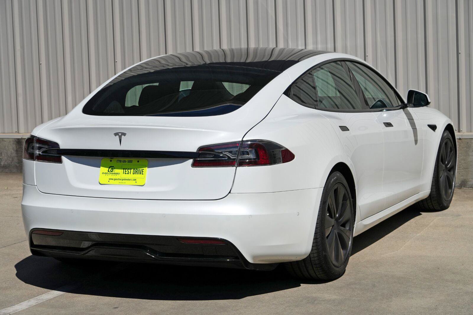 Used 2022 Tesla Model S AWD/4WD image 57