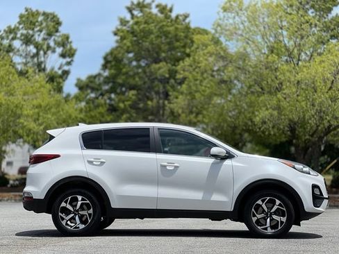Used 2022 Kia Sportage LX AWD/4WD image 4