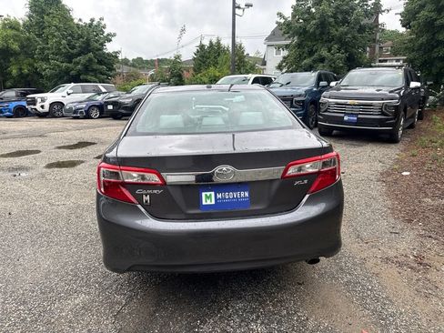 Used 2014 Toyota Camry XLE w/ Leather Package FWD image 5