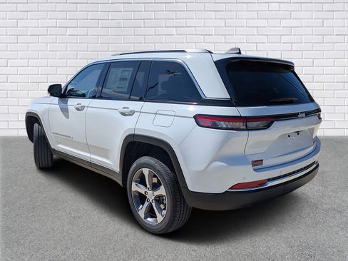New 2025 Jeep Grand Cherokee Limited image 3