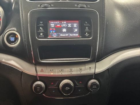 Used 2019 Dodge Journey SE w/ Connectivity Group FWD image 19