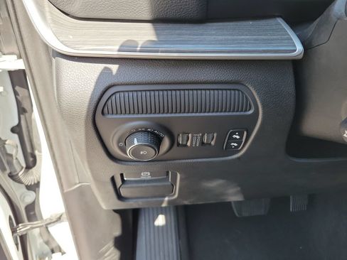 Used 2024 Jeep Wagoneer Series II w/ Flexible Seating Group AWD/4WD image 28