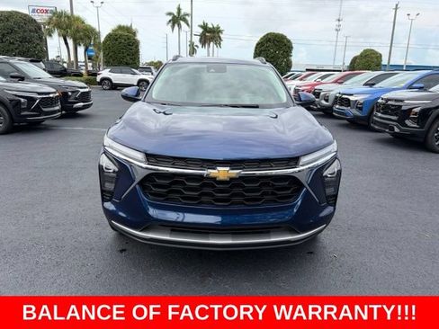 Used 2024 Chevrolet Trax LT w/ Driver Confidence Package FWD image 2