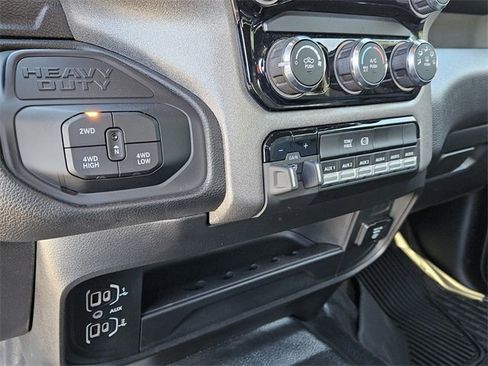 Used 2025 RAM 3500 Tradesman w/ Chrome Appearance Group image 17
