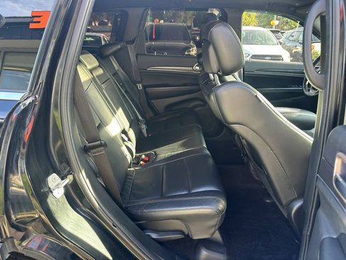 Used 2017 Jeep Grand Cherokee Limited AWD/4WD image 16