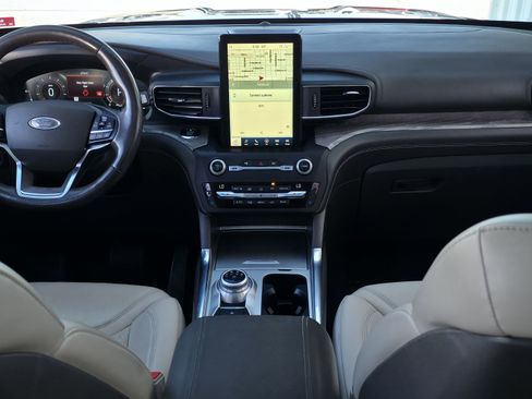 Used 2020 Ford Explorer Platinum w/ Premium Technology Package image 33