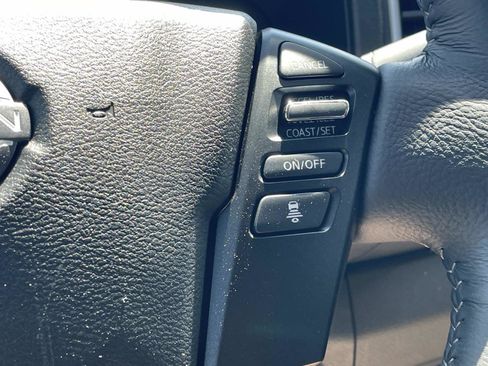 Used 2024 Nissan Frontier SV w/ SV Convenience Package image 24