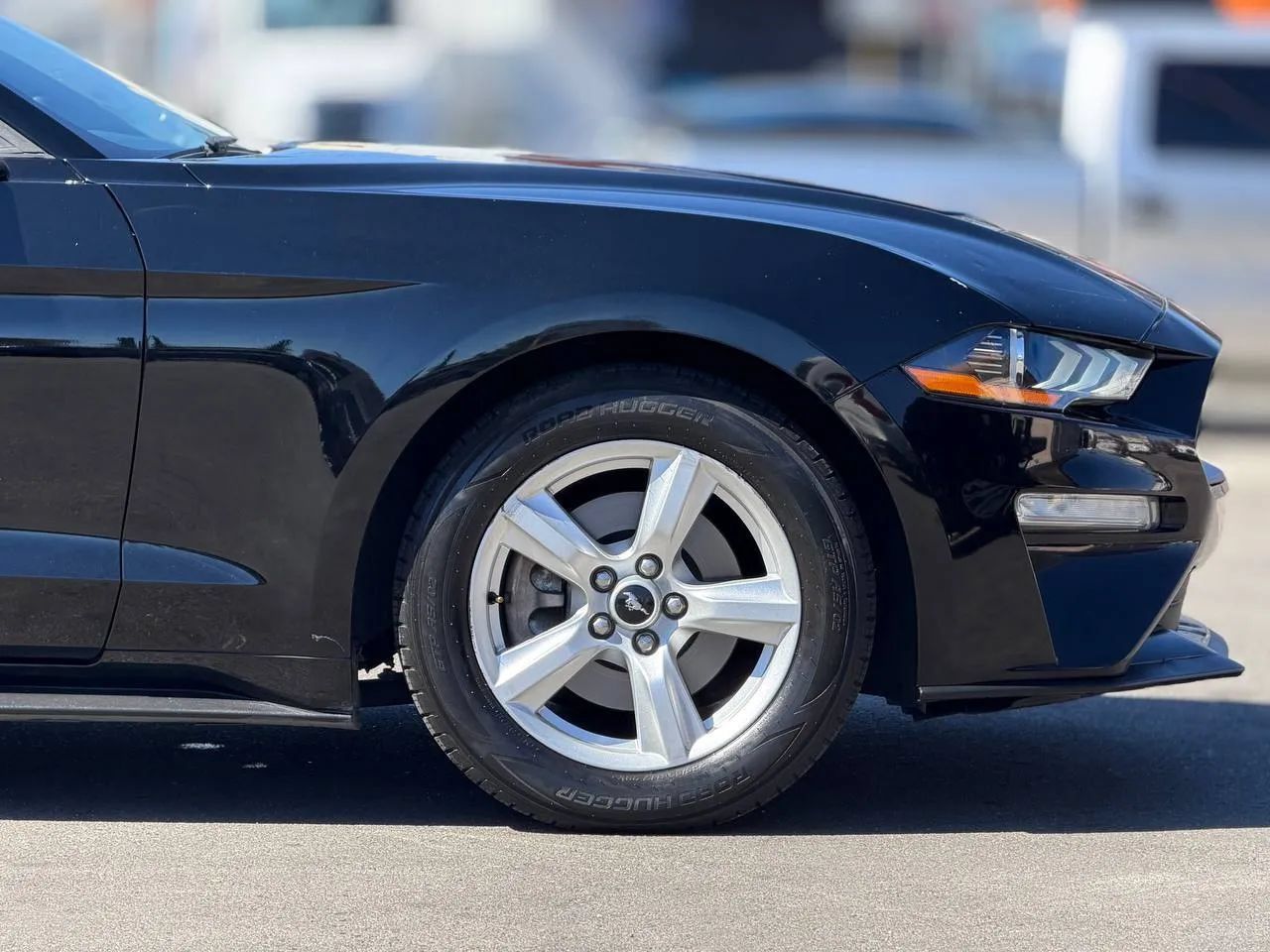 Used 2018 Ford Mustang Convertible RWD image 21