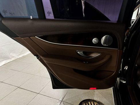 Used 2019 Mercedes-Benz E 300 E 300 4MATIC Sedan w/ Premium 1 Package image 16