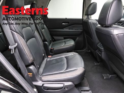 Used 2023 Nissan Pathfinder SL w/ SL Premium Package image 24