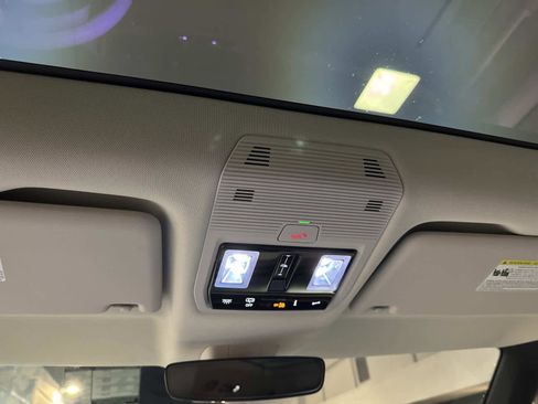 New 2025 Volkswagen ID. Buzz 1st Edition image 27