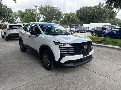 Used 2025 Nissan Kicks S FWD image 4