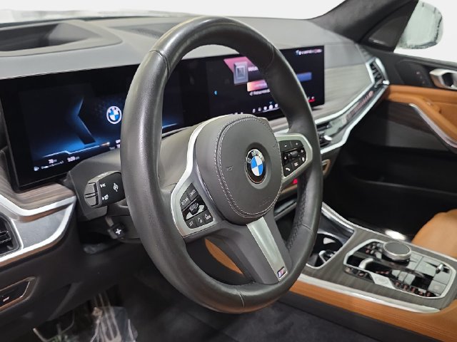Certified 2025 BMW X7 xDrive40i w/ M Sport Package AWD/4WD image 12