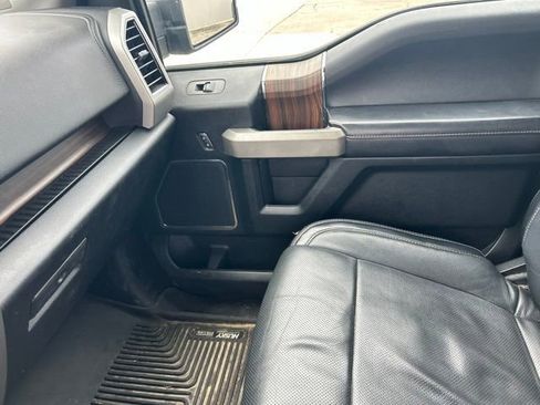 Used 2017 Ford F150 Lariat w/ Equipment Group 502A Luxury RWD image 30