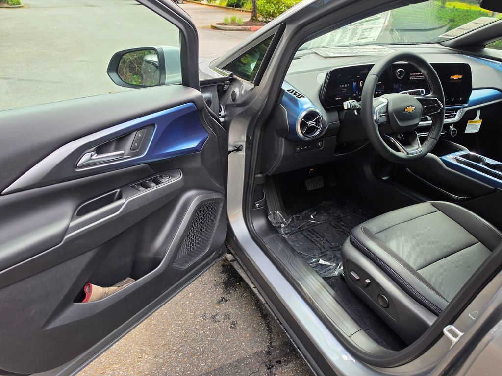 New 2026 Chevrolet Equinox EV LT AWD/4WD image 19