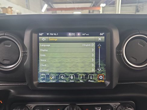 Used 2021 Jeep Wrangler Unlimited Sahara AWD/4WD image 21