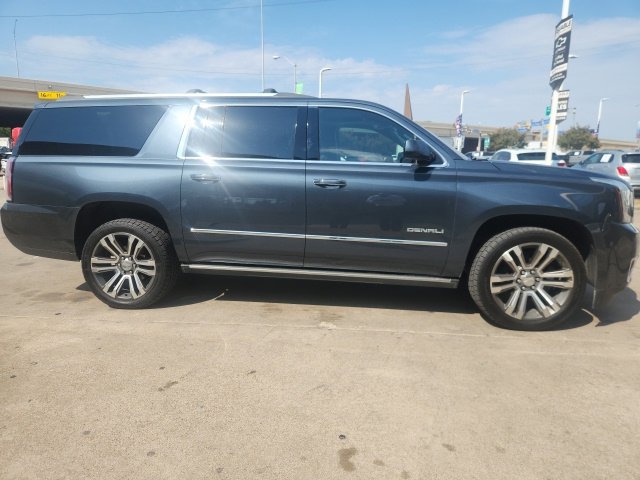 Used 2020 GMC Yukon XL Denali w/ Denali Premium Package RWD image 6