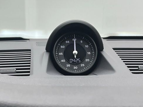 Certified 2024 Porsche 911 Targa 4 image 13