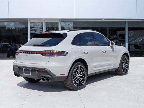 Certified 2025 Porsche Macan AWD/4WD image 9