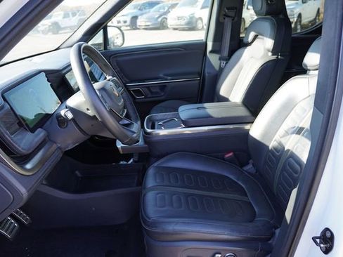 Used 2022 Rivian R1T Adventure image 16